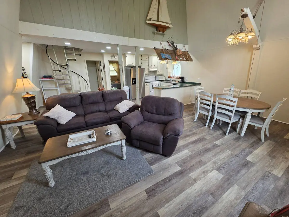 85ce2642 ad64 4847 906f 98aab81ad251