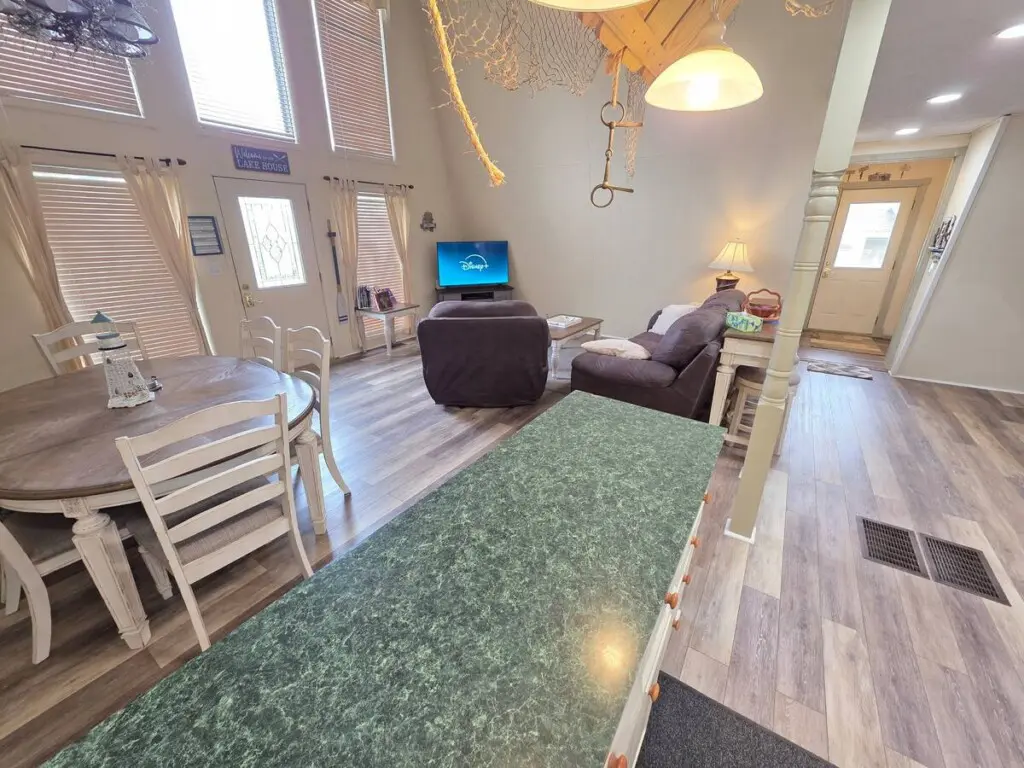 e4727c44 78a8 4b64 8bc5 509469d895d7