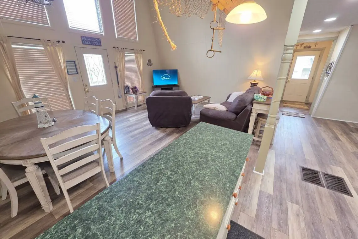 e4727c44 78a8 4b64 8bc5 509469d895d7