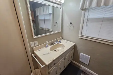 f1a602d9 17b6 4fc1 94d9 da4d0b5179fe